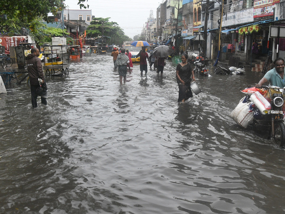 Heavy Rain in Visakhapatnam Today15
