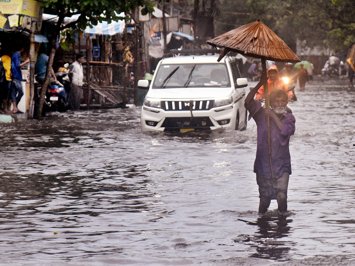 Heavy Rain in Visakhapatnam Today17