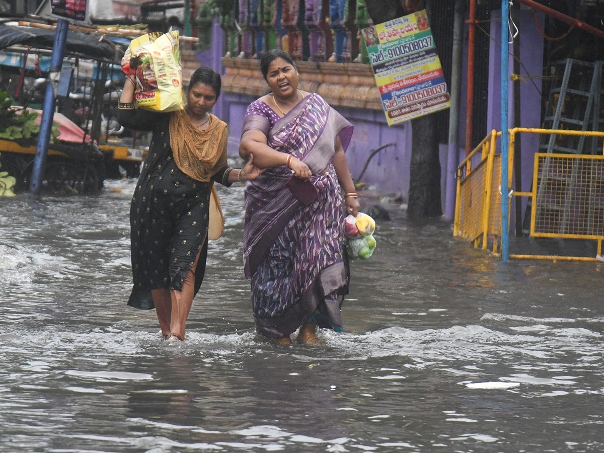 Heavy Rain in Visakhapatnam Today19