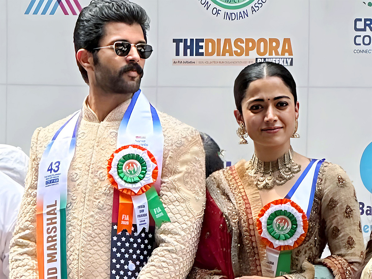 Vijay Deverakonda and Rashmika Mandanna hold hands lead India Day Parade in New York3