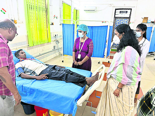 దుర్గంధభరితంగా ఎన్టీఆర్ ఆస్పత్రి 1