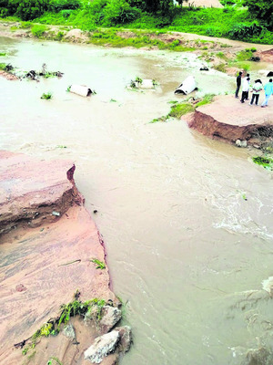వానజోరు.. వరద హోరు 7