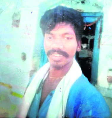 చేపలవేటకు వెళ్లి ఒకరి మృతి3