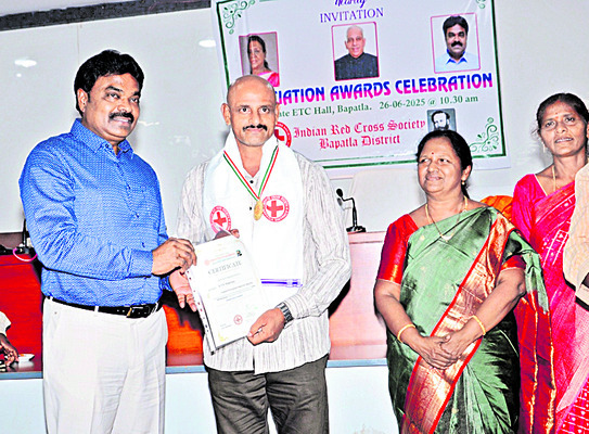 ఫొటోకు జీవం పోస్తాడు పీవీఎస్ 1