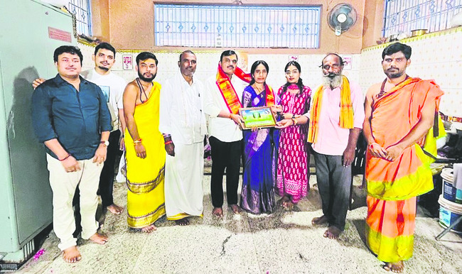 మరకత శివాలయంలో ప్రత్యేక పూజలు
2
