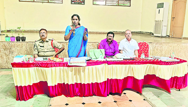 అక్రమ అరెస్ట్‌లతో అణగదొక్కలేరు 1