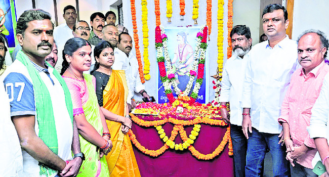 పాపన్న గౌడ్ జయంతి రసాభాస1