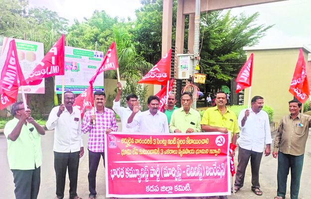 లారీ ఢీ కొని యువకుడి మృతి2