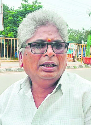 ఇరుకు చౌరస్తా.. ప్రయాణం అవస్థ 1
