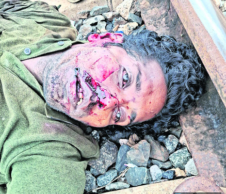 రైల్లోంచి జారిపడి..1