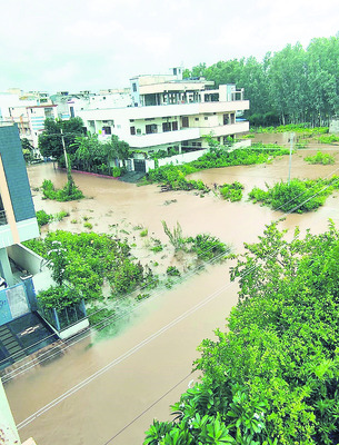 వరదల్లో నగరం2