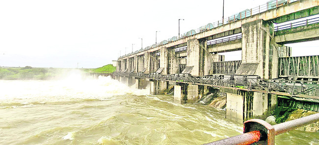 ‘గడ్డెన్నవాగు’కు వరద1