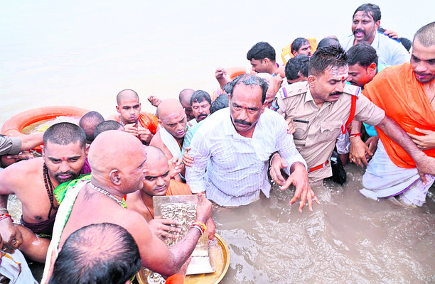 వైభవంగా ఈరన్న స్వామి పల్లకీ మహోత్సవం 1