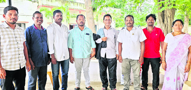 జోరువానలో నిరసన హోరు 1
