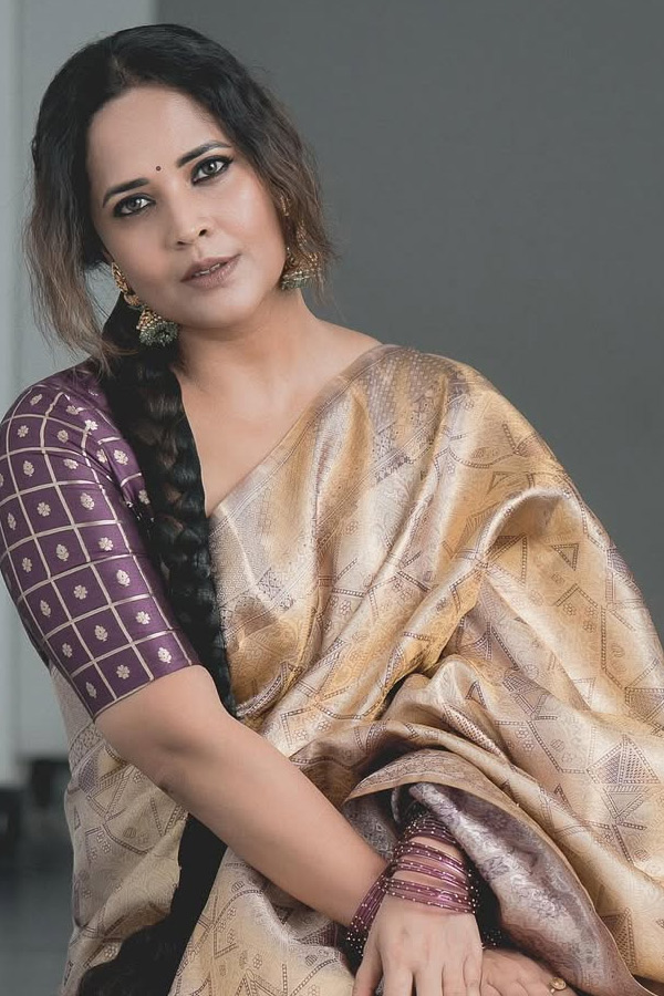 Anchor Anasuya Bharadwaj Stunning Looks In Saree Photos2