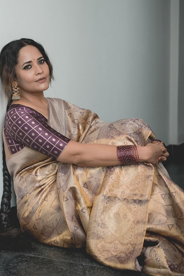 Anchor Anasuya Bharadwaj Stunning Looks In Saree Photos14