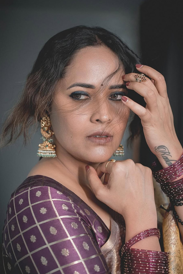Anchor Anasuya Bharadwaj Stunning Looks In Saree Photos5
