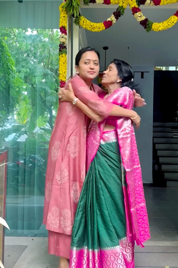 Anchor suma Mother Birthday Celebration Photos4