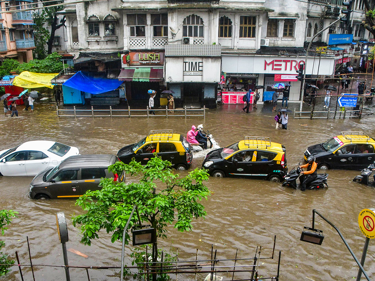 Heavy Rainfall in Mumbai Today Photos2