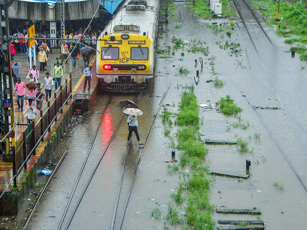 Heavy Rainfall in Mumbai Today Photos3