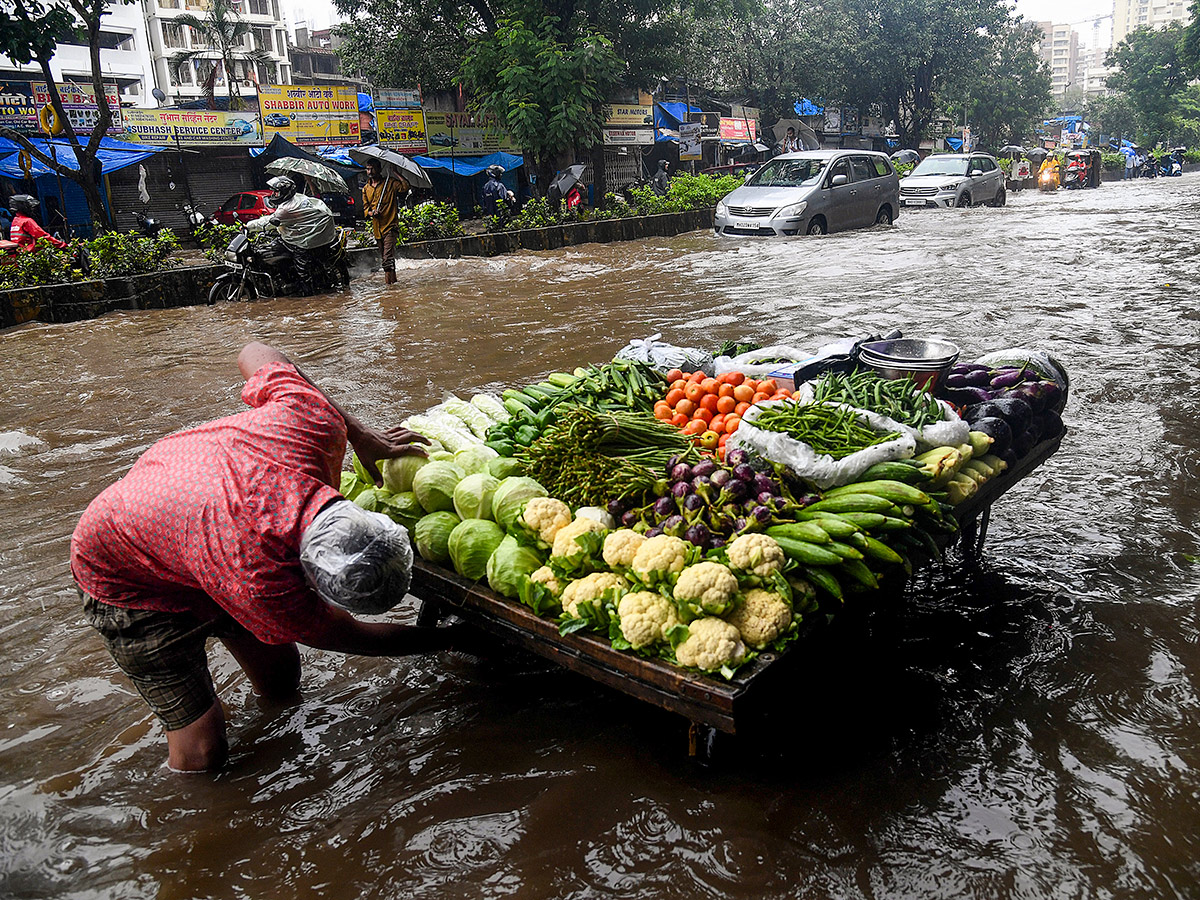Heavy Rainfall in Mumbai Today Photos4