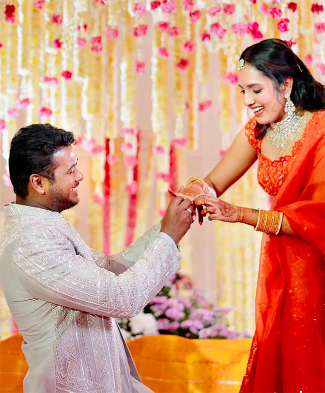Rahul Sipligunj Engagement Harini Reddy Photos Viral Gose3