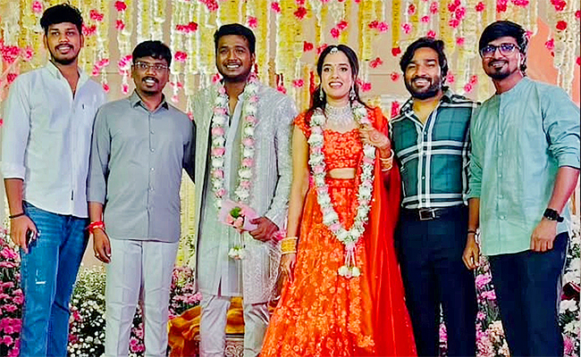 Rahul Sipligunj Engagement Harini Reddy Photos Viral Gose6