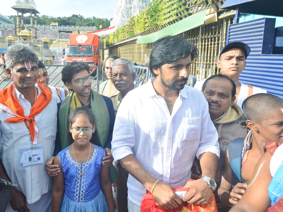 Tollywood Celebrities Visits Tirumala Tirupati Temple Photos14