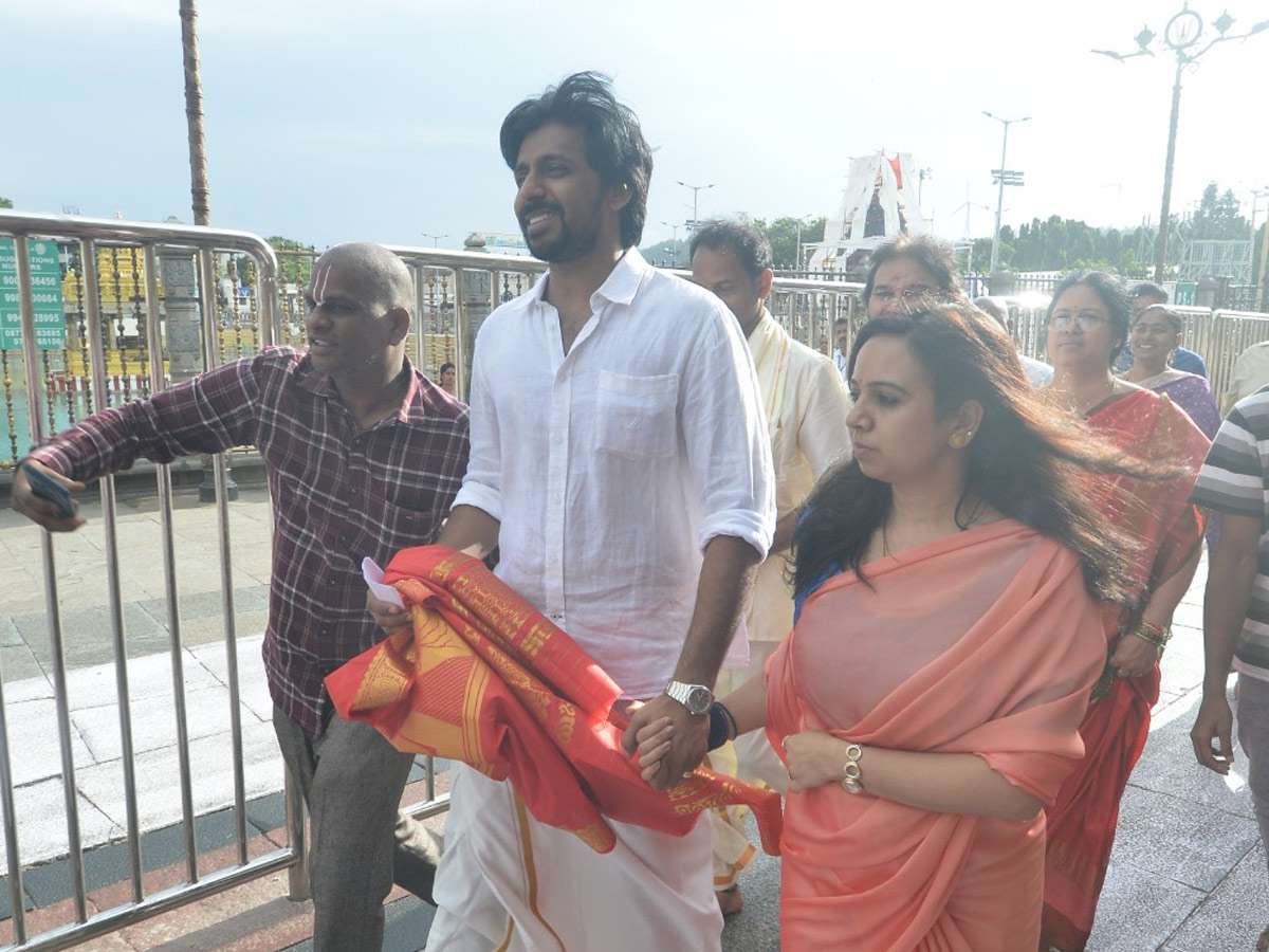 Tollywood Celebrities Visits Tirumala Tirupati Temple Photos15