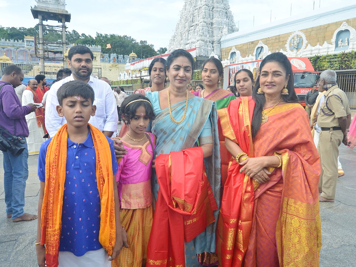 Tollywood Celebrities Visits Tirumala Tirupati Temple Photos4