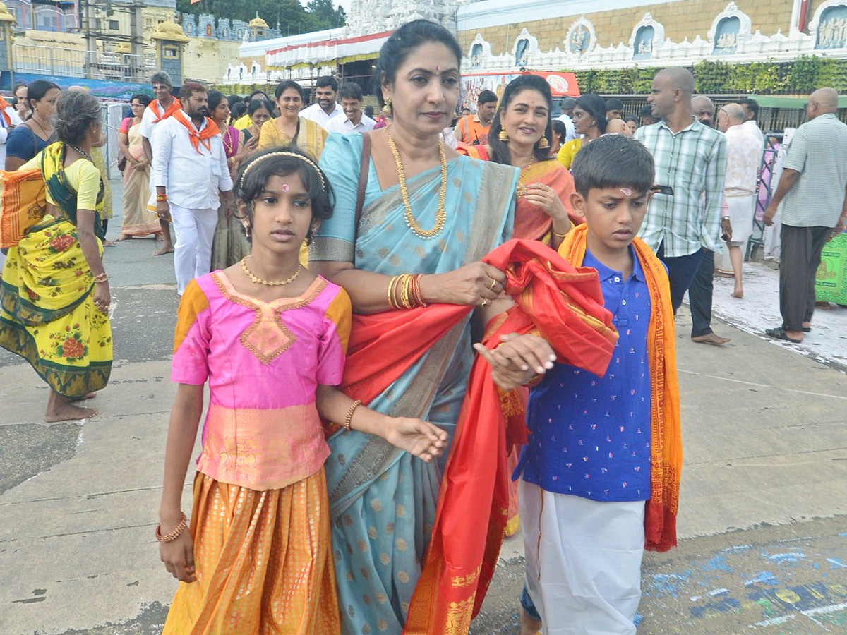 Tollywood Celebrities Visits Tirumala Tirupati Temple Photos6
