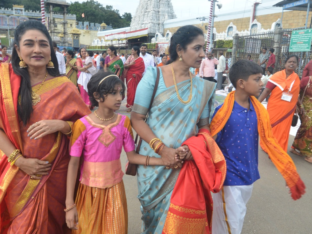 Tollywood Celebrities Visits Tirumala Tirupati Temple Photos8