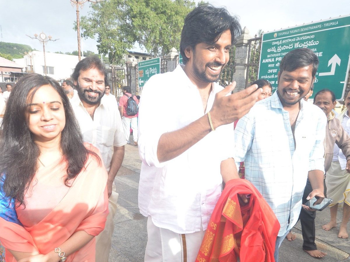 Tollywood Celebrities Visits Tirumala Tirupati Temple Photos9
