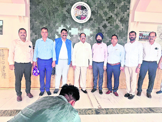 ఖమ్మంలో గ్రానైట్‌, మార్బుల్‌ నైపుణ్య శిక్షణ కేంద్రం
2