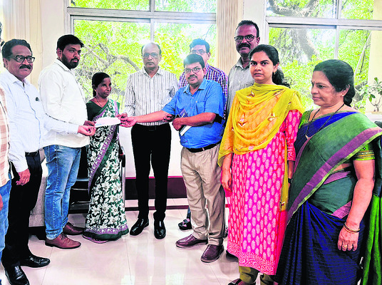 ఖమ్మంలో గ్రానైట్‌, మార్బుల్‌ నైపుణ్య శిక్షణ కేంద్రం
3