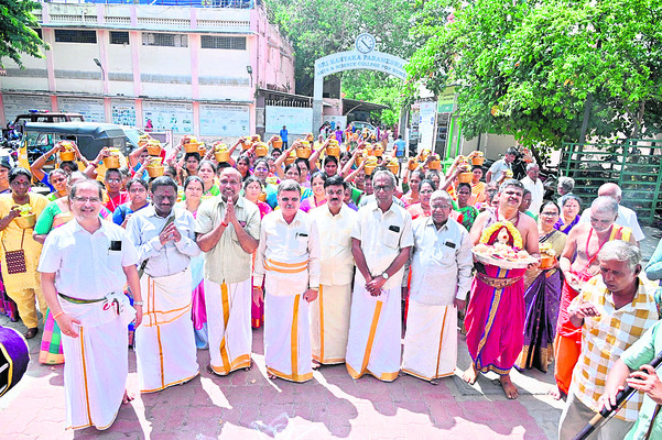 భక్తిశ్రద్ధలతో అన్నకూట మహోత్సవం 1