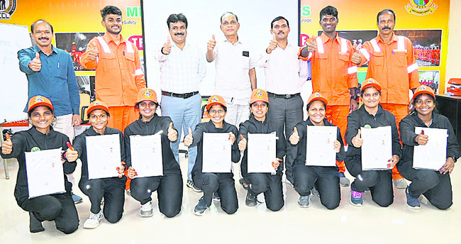 భక్తిశ్రద్ధలతో సామూహిక కుంకుమపూజలు 2