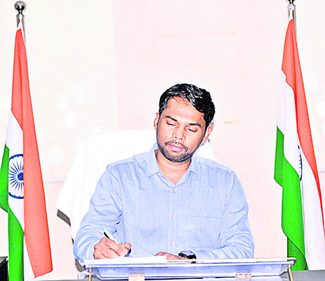 డీఈఓగా అదనపు కలెక్టర్ పింకేష్కుమార్3