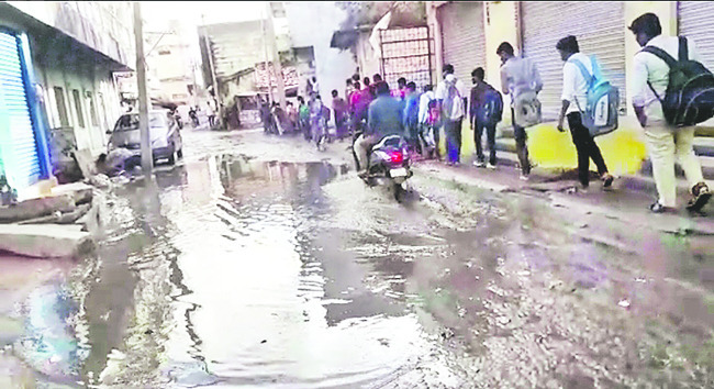 చినుకు పడితే.. వణుకే!1