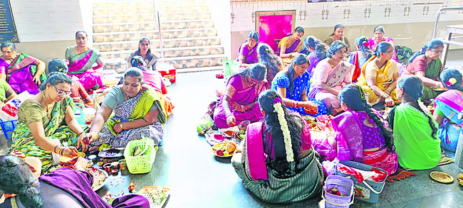 భక్తి శ్రద్ధలతో శ్రావణ పూజలు 3