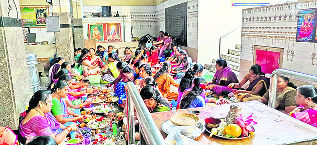 భక్తి శ్రద్ధలతో శ్రావణ పూజలు 5