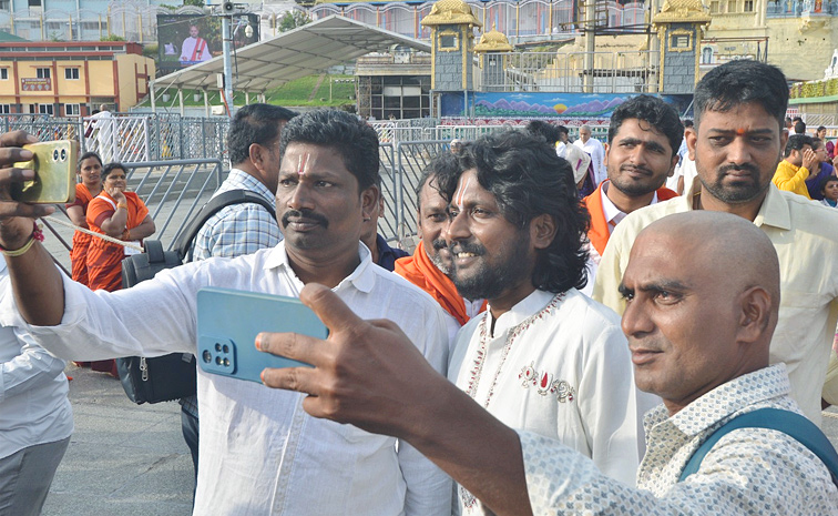 Celebrities At Tirupati Temple Photos2