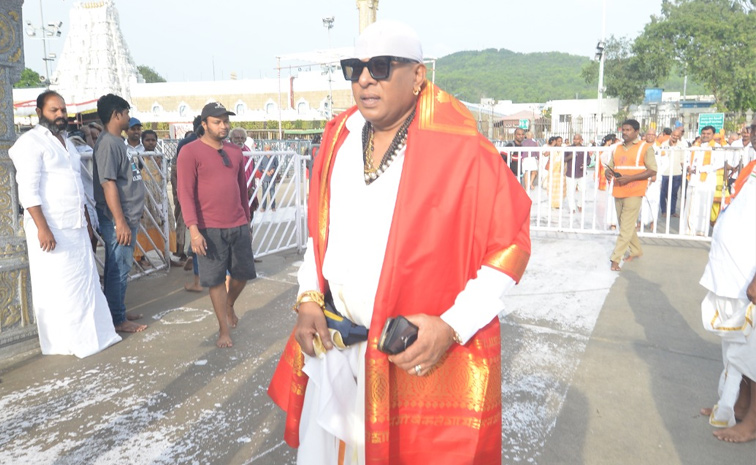 Celebrities At Tirupati Temple Photos8