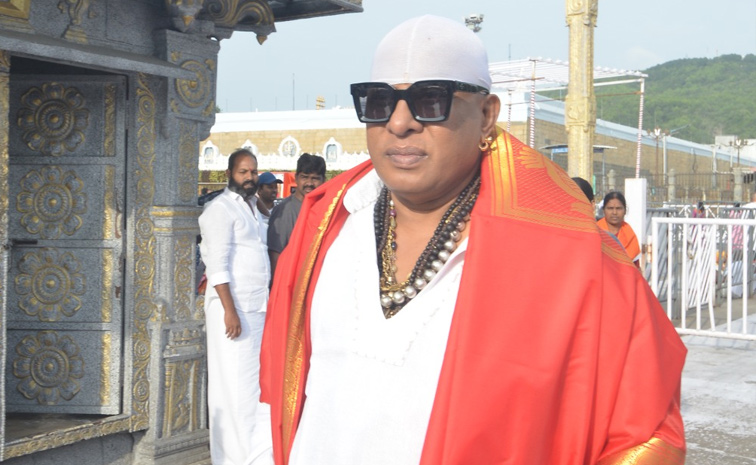 Celebrities At Tirupati Temple Photos9