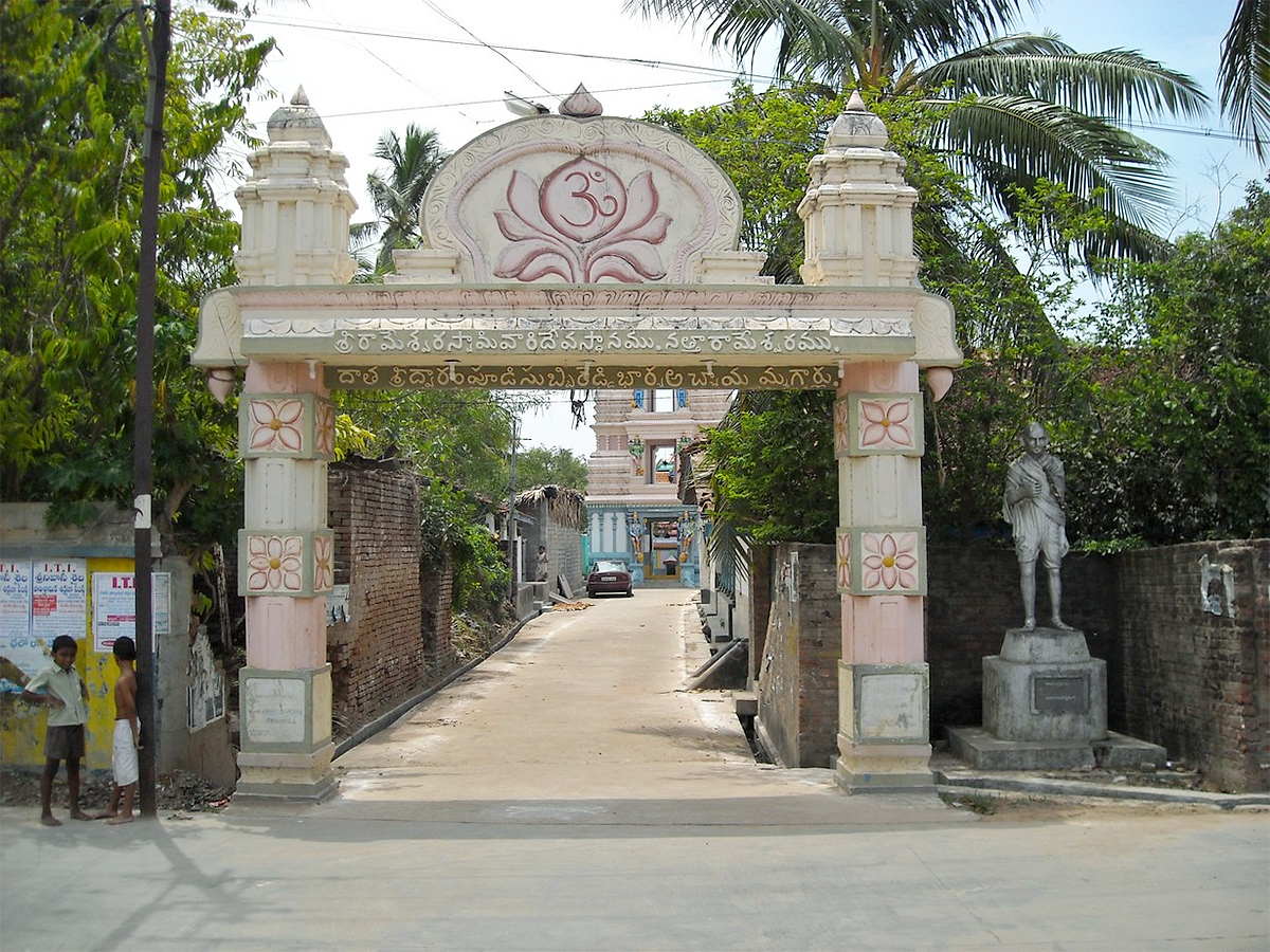 Natta Rameswara Temple Penumantra West Godavari District10