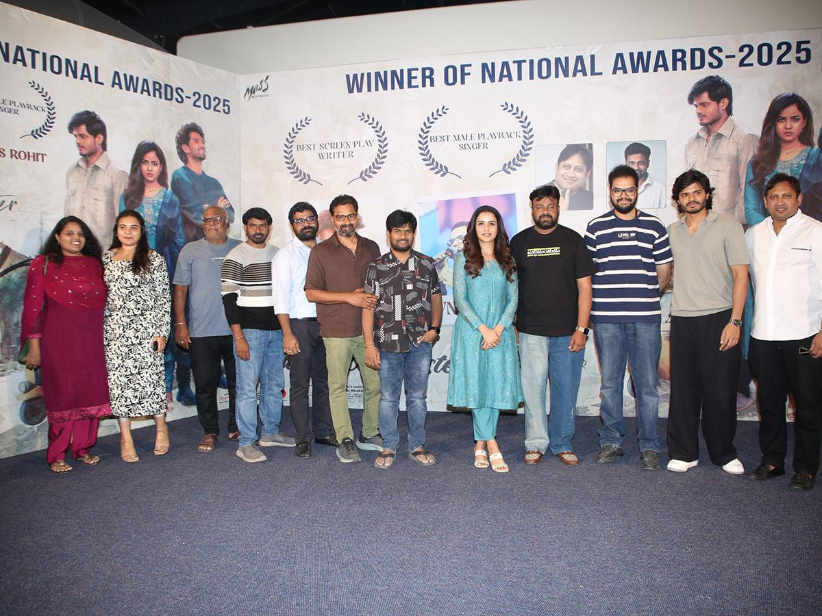 Photos : Baby Movie National Award Press Meet15