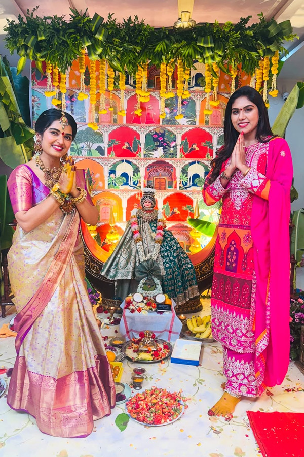 Telugu Serial Actresses Performed Sravana Sukravaram Pooja Photos14