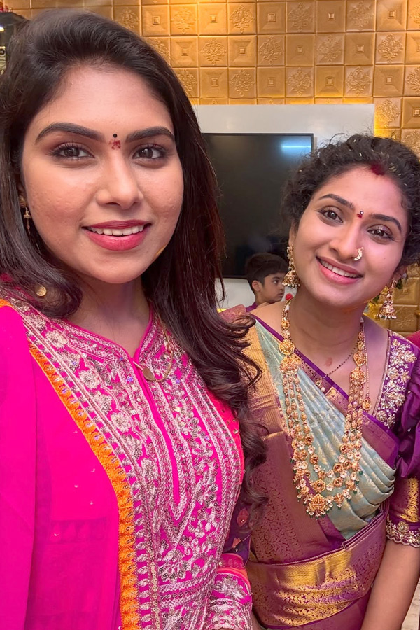 Telugu Serial Actresses Performed Sravana Sukravaram Pooja Photos18