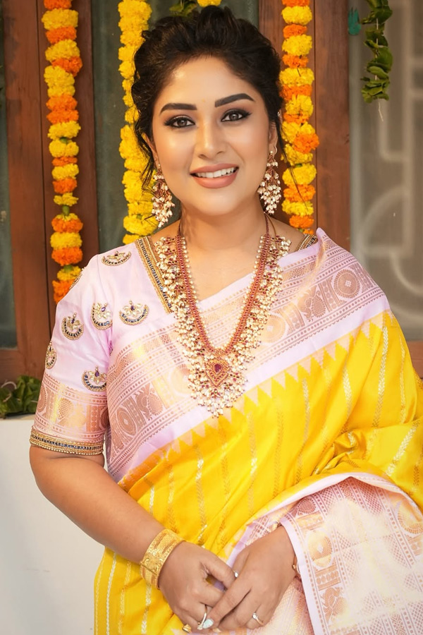 Telugu Serial Actresses Performed Sravana Sukravaram Pooja Photos3