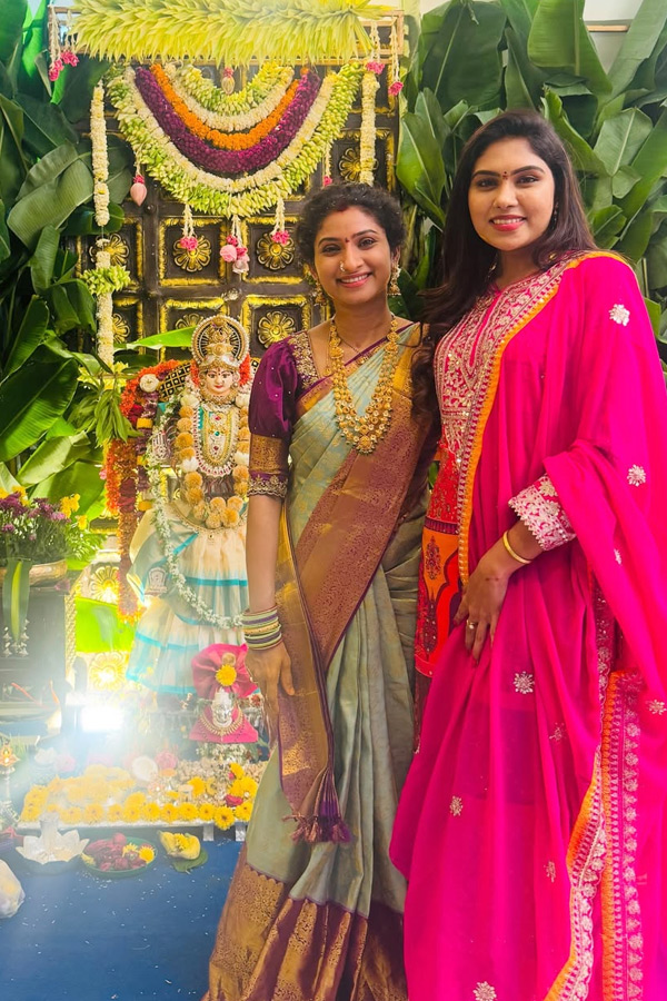 Telugu Serial Actresses Performed Sravana Sukravaram Pooja Photos9